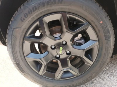 Jeep Avenger 1.2 turbo e-hybrid mhev Upland 4xe 145cv edct6 (14)