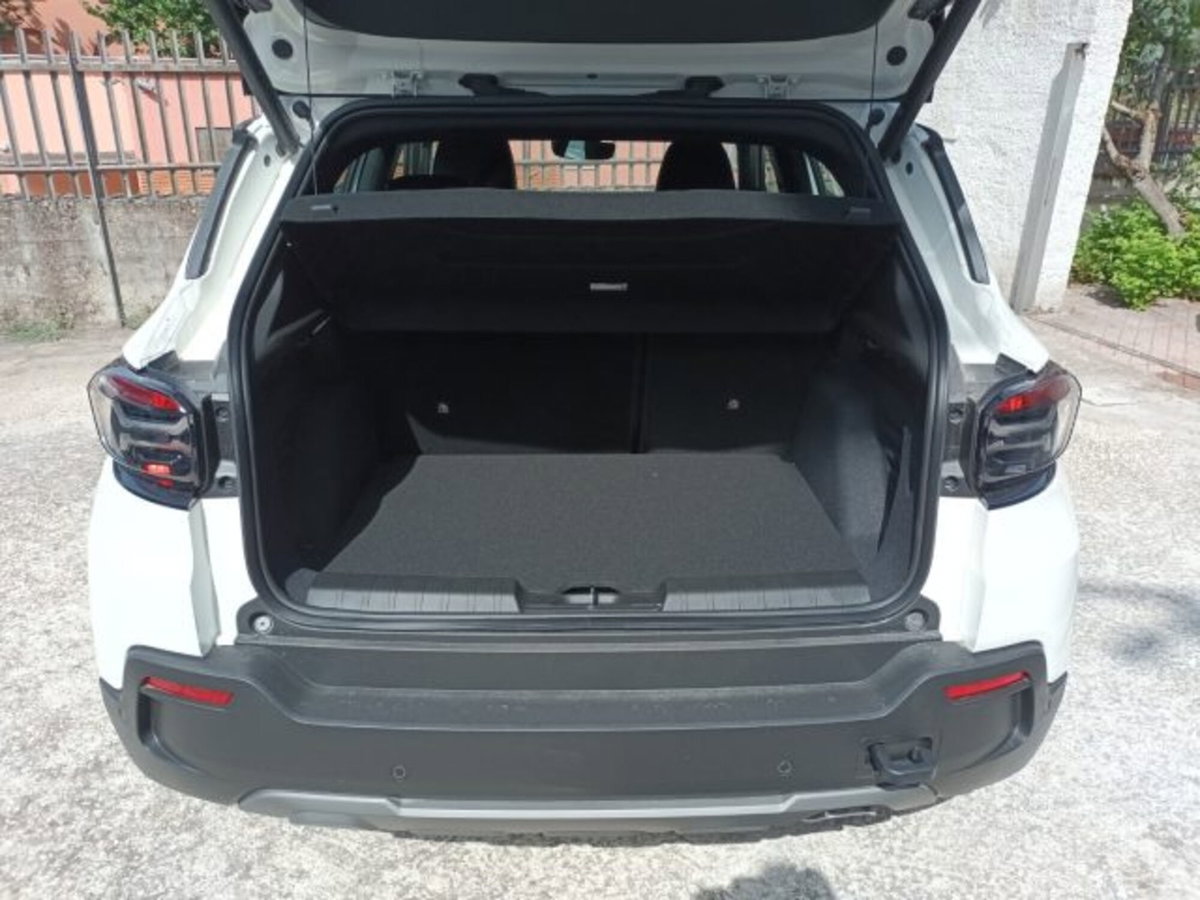 Jeep Avenger 1.2 turbo e-hybrid mhev Upland 4xe 145cv edct6 (16)
