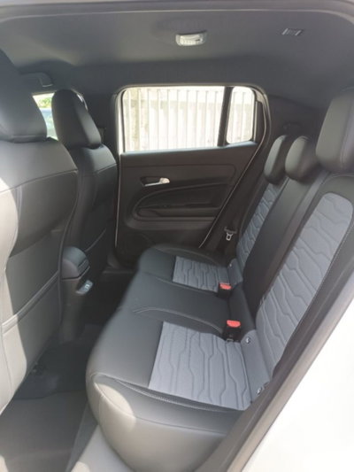 Jeep Avenger 1.2 turbo e-hybrid mhev Upland 4xe 145cv edct6 (6)