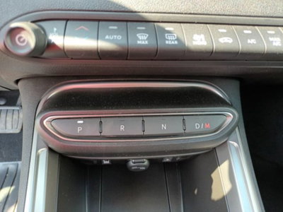 Jeep Avenger 1.2 turbo e-hybrid mhev Upland 4xe 145cv edct6 (12)