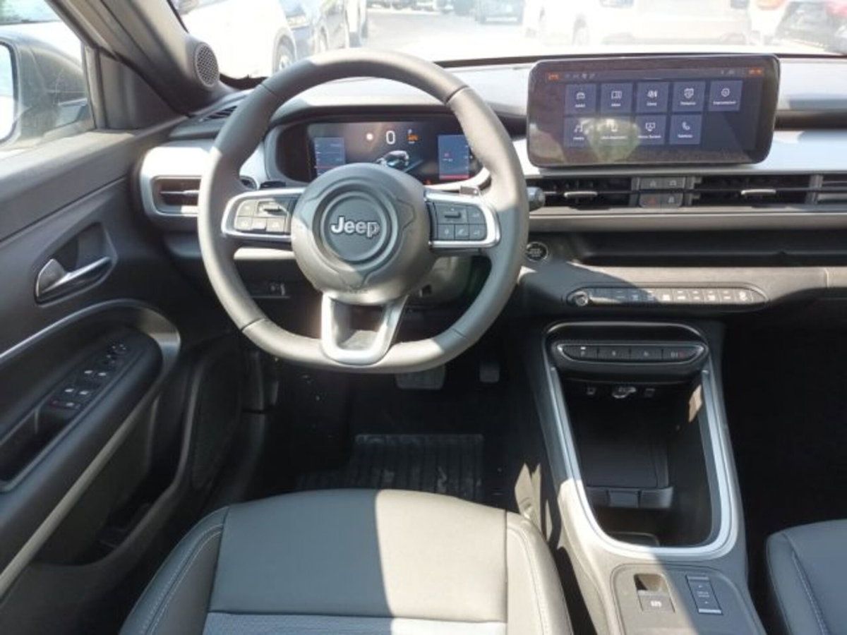 Jeep Avenger 1.2 turbo e-hybrid mhev Upland 4xe 145cv edct6 (8)