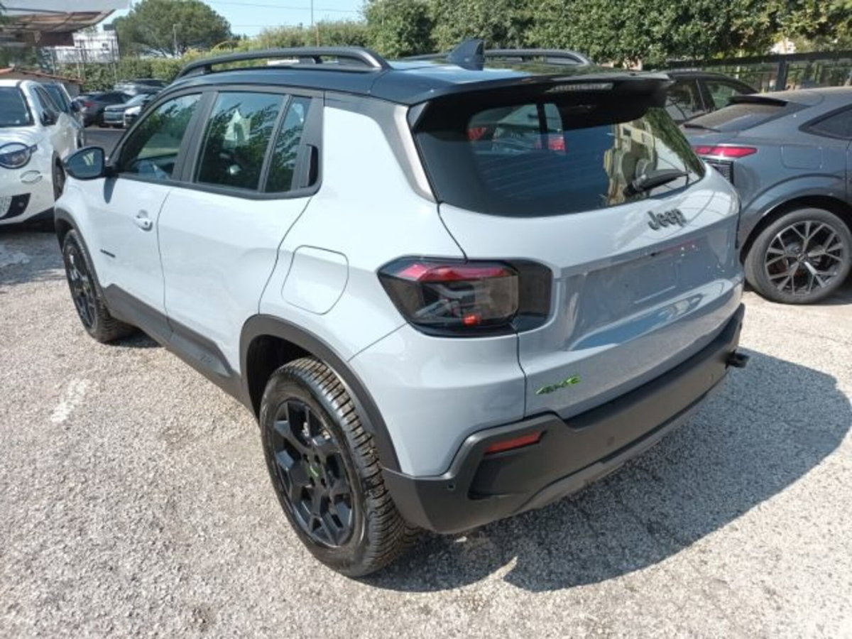 Jeep Avenger 1.2 turbo e-hybrid mhev Upland 4xe 145cv edct6 (3)