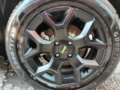 Jeep Avenger 1.2 turbo e-hybrid mhev Upland 4xe 145cv edct6 (13)