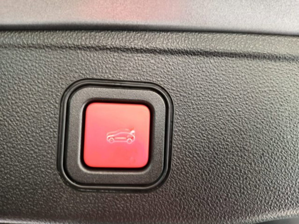 Jeep Avenger 1.2 turbo e-hybrid mhev Upland 4xe 145cv edct6 (14)
