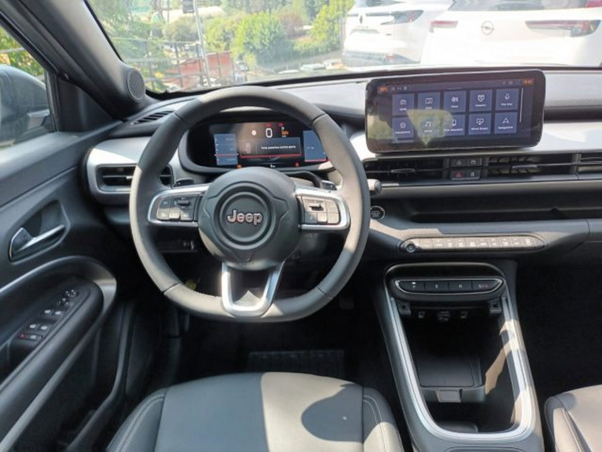 Jeep Avenger 1.2 turbo e-hybrid mhev Upland 4xe 145cv edct6 (7)
