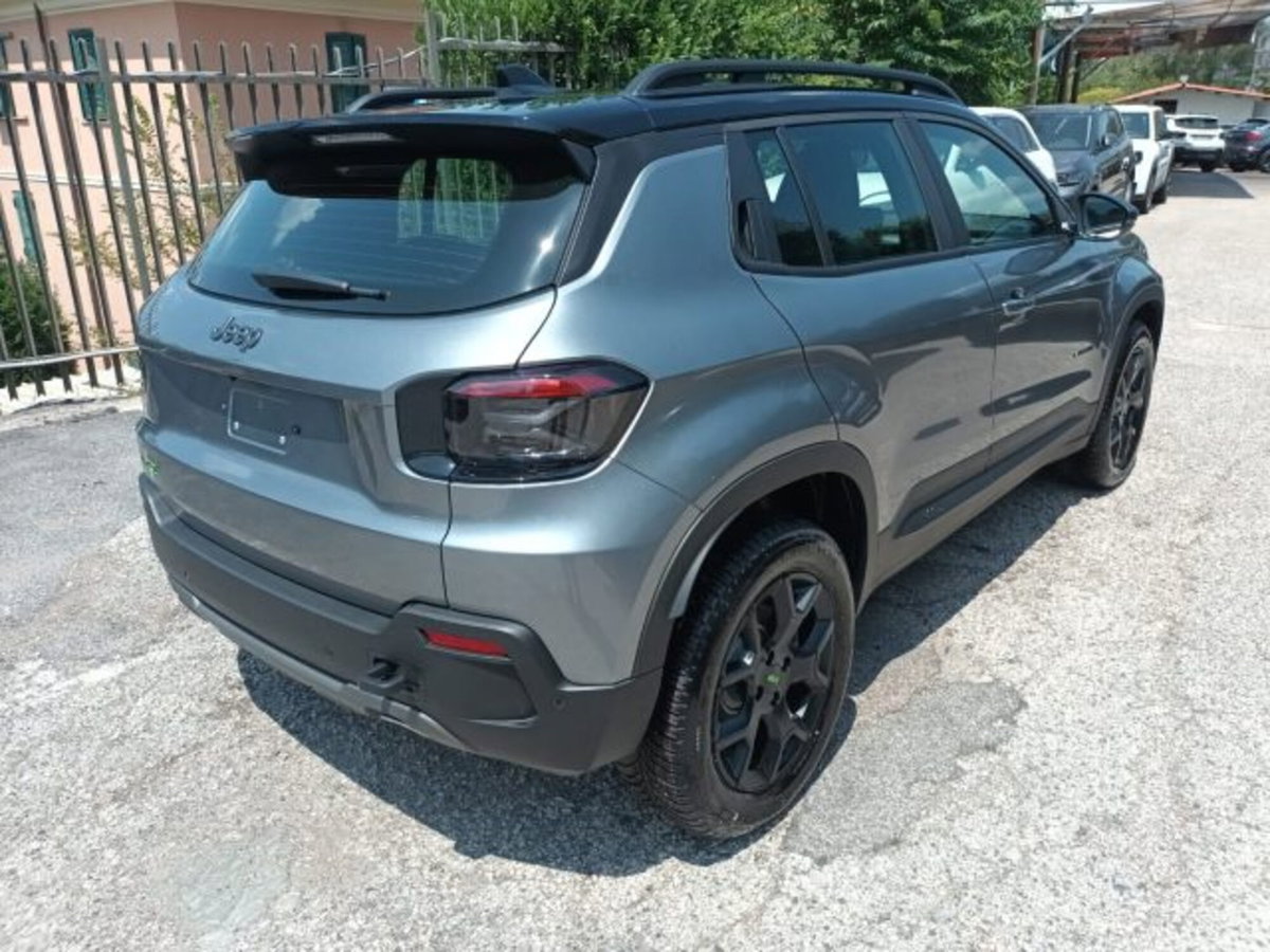 Jeep Avenger 1.2 turbo e-hybrid mhev Upland 4xe 145cv edct6 (4)