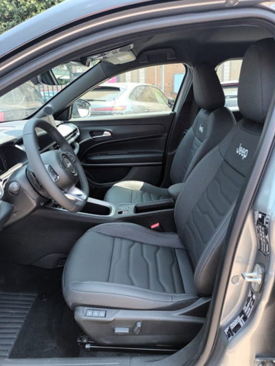 Jeep Avenger 1.2 turbo e-hybrid mhev Upland 4xe 145cv edct6 (5)