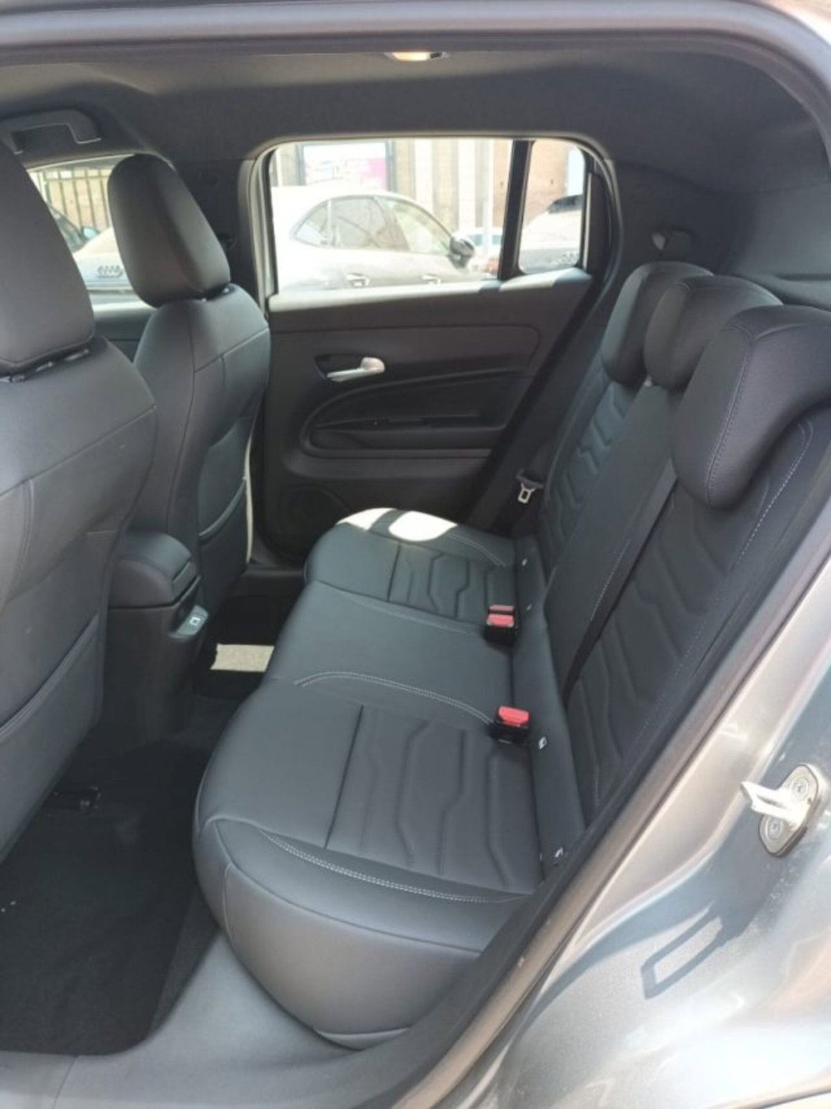 Jeep Avenger 1.2 turbo e-hybrid mhev Upland 4xe 145cv edct6 (6)