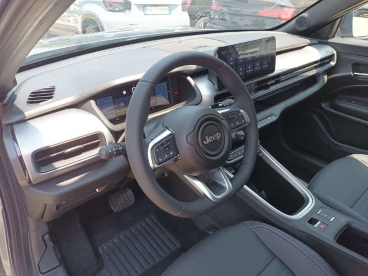 Jeep Avenger 1.2 turbo e-hybrid mhev Upland 4xe 145cv edct6 (7)