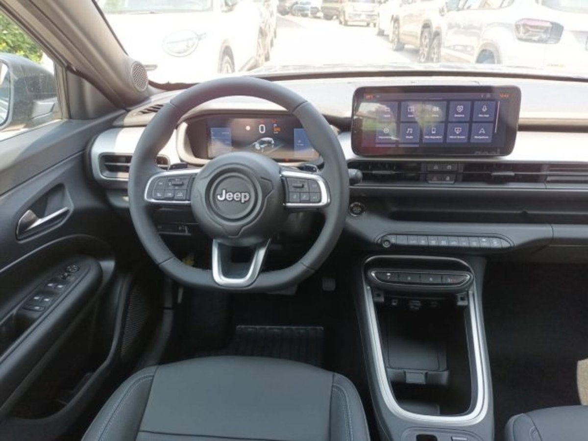 Jeep Avenger 1.2 turbo e-hybrid mhev Upland 4xe 145cv edct6 (8)