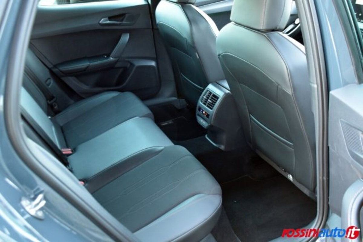 Cupra Leon Leon 1.5 hybrid 150cv dsg (12)
