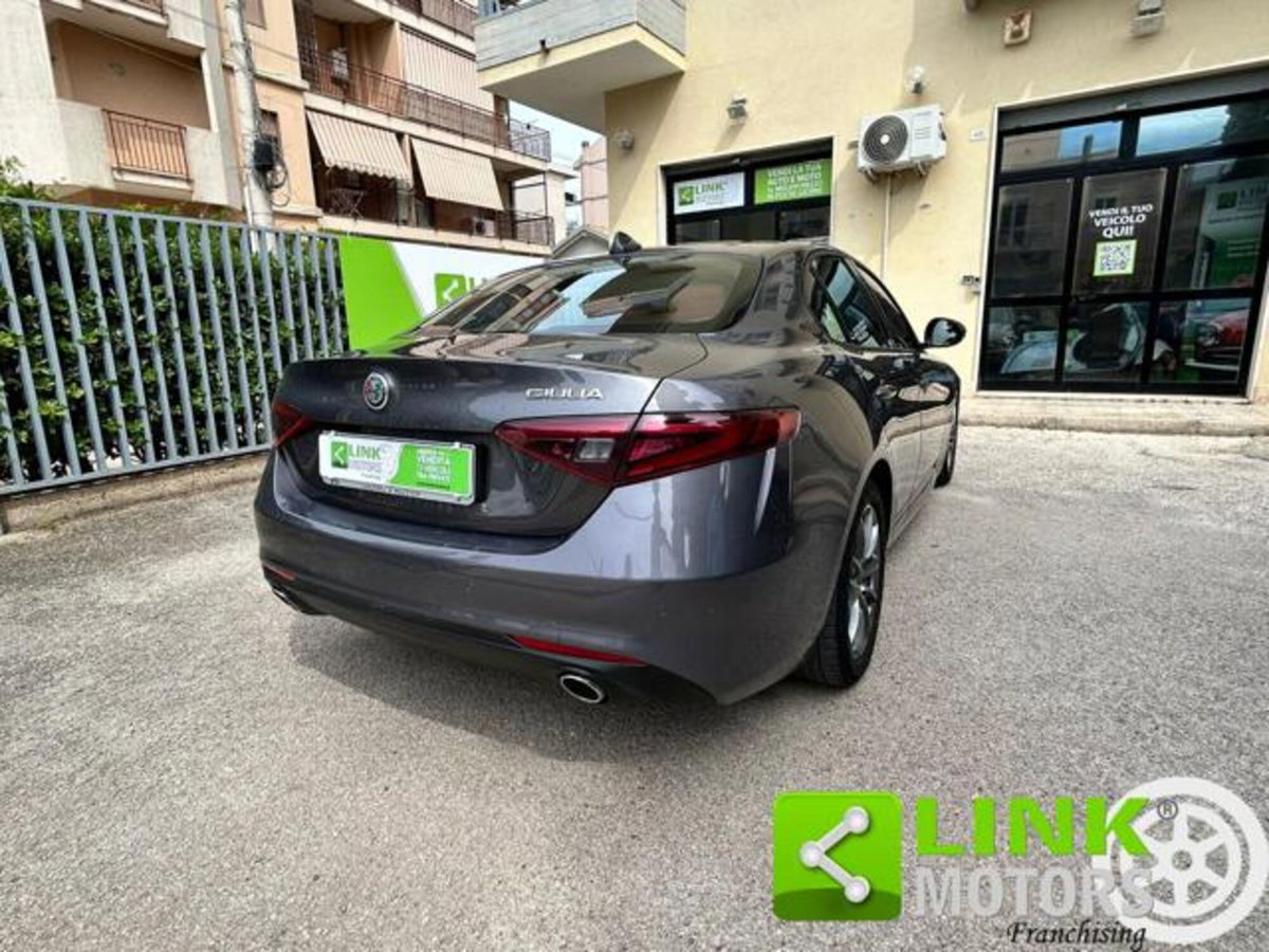 Alfa Romeo Giulia 2.2 Turbodiesel 180 CV AT8 Super (11)
