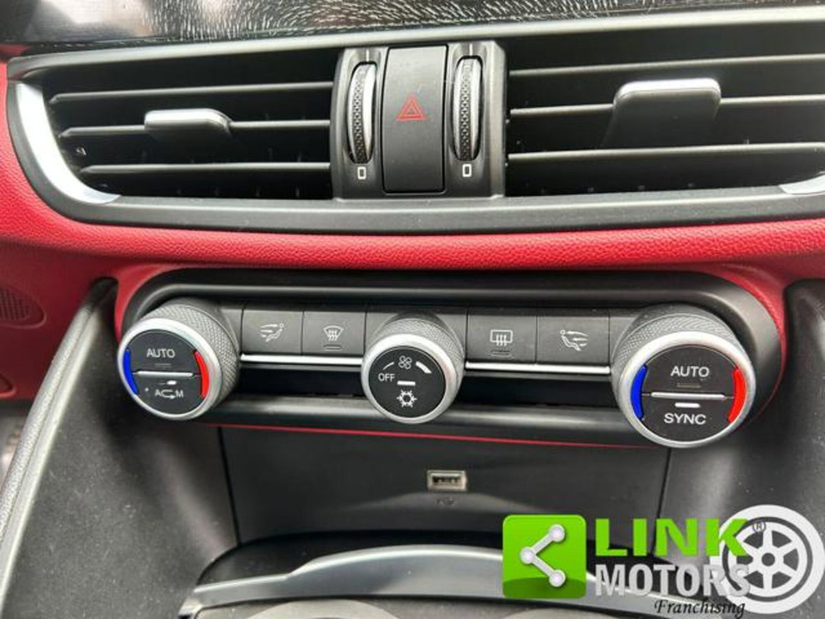 Alfa Romeo Giulia 2.2 Turbodiesel 180 CV AT8 Super (16)