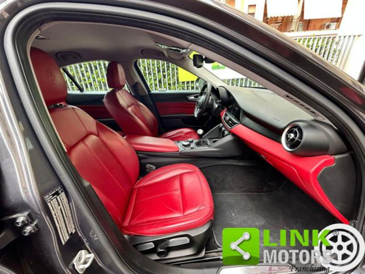 Alfa Romeo Giulia 2.2 Turbodiesel 180 CV AT8 Super (4)