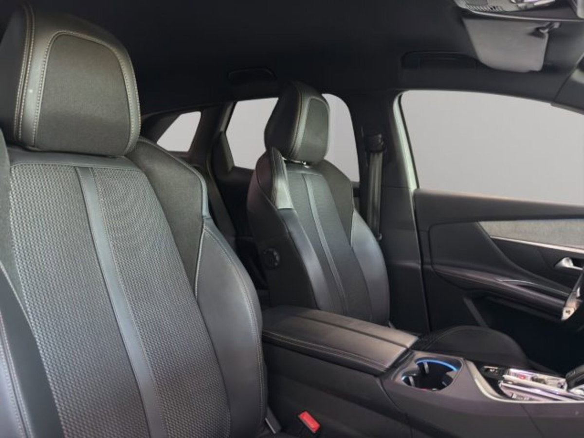 Peugeot 3008 BlueHDi 130 S&S EAT8 GT (18)