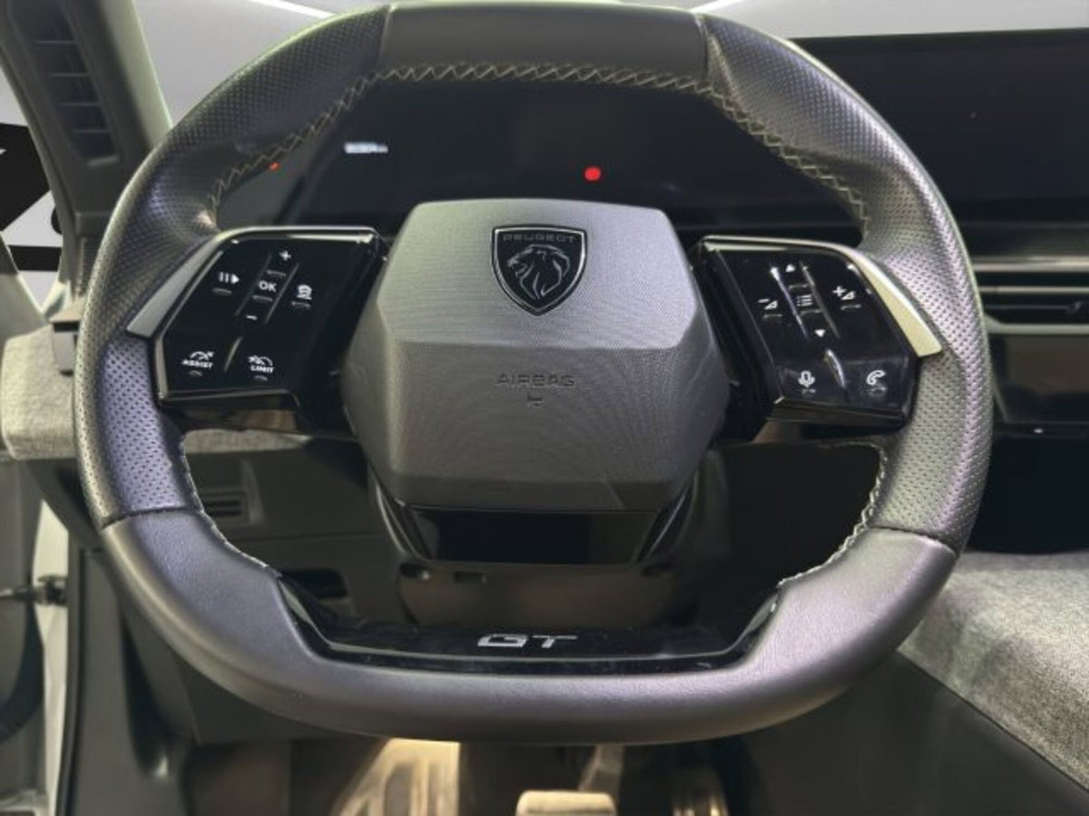 Peugeot 3008 1.2 hybrid GT Exclusive 145cv e-dcs6 (10)