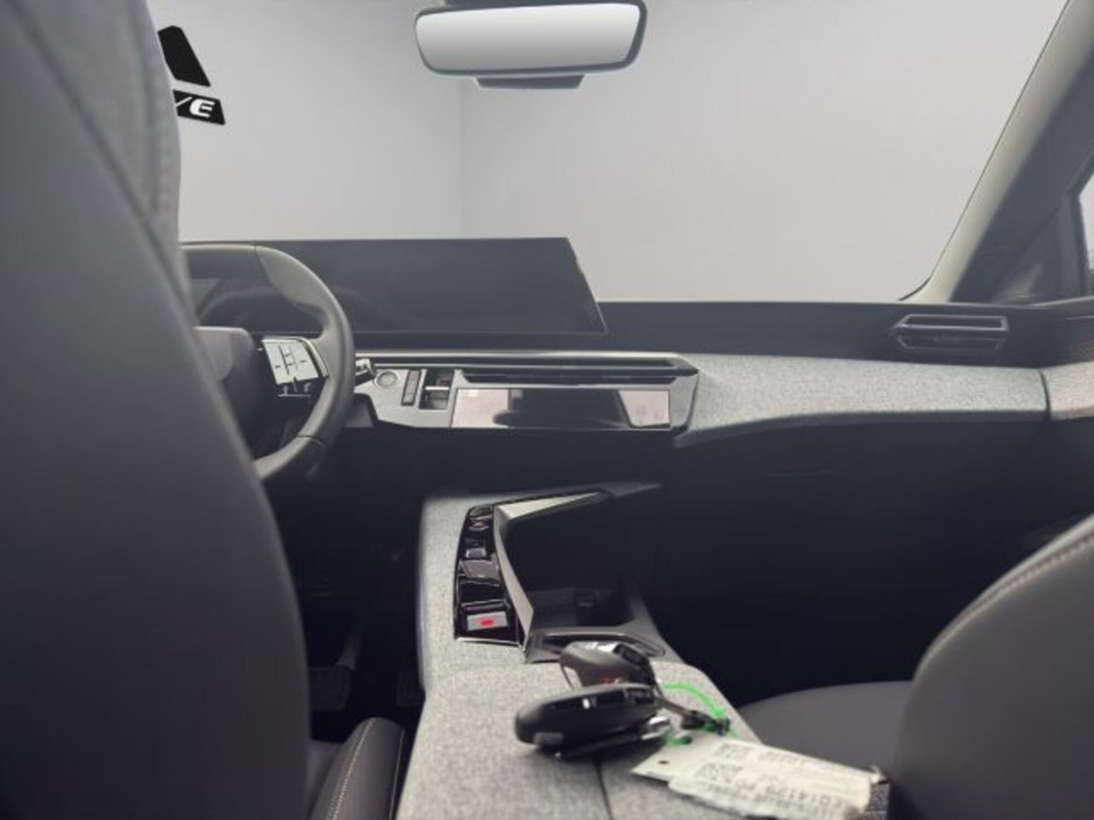 Peugeot 3008 1.2 hybrid GT Exclusive 145cv e-dcs6 (14)
