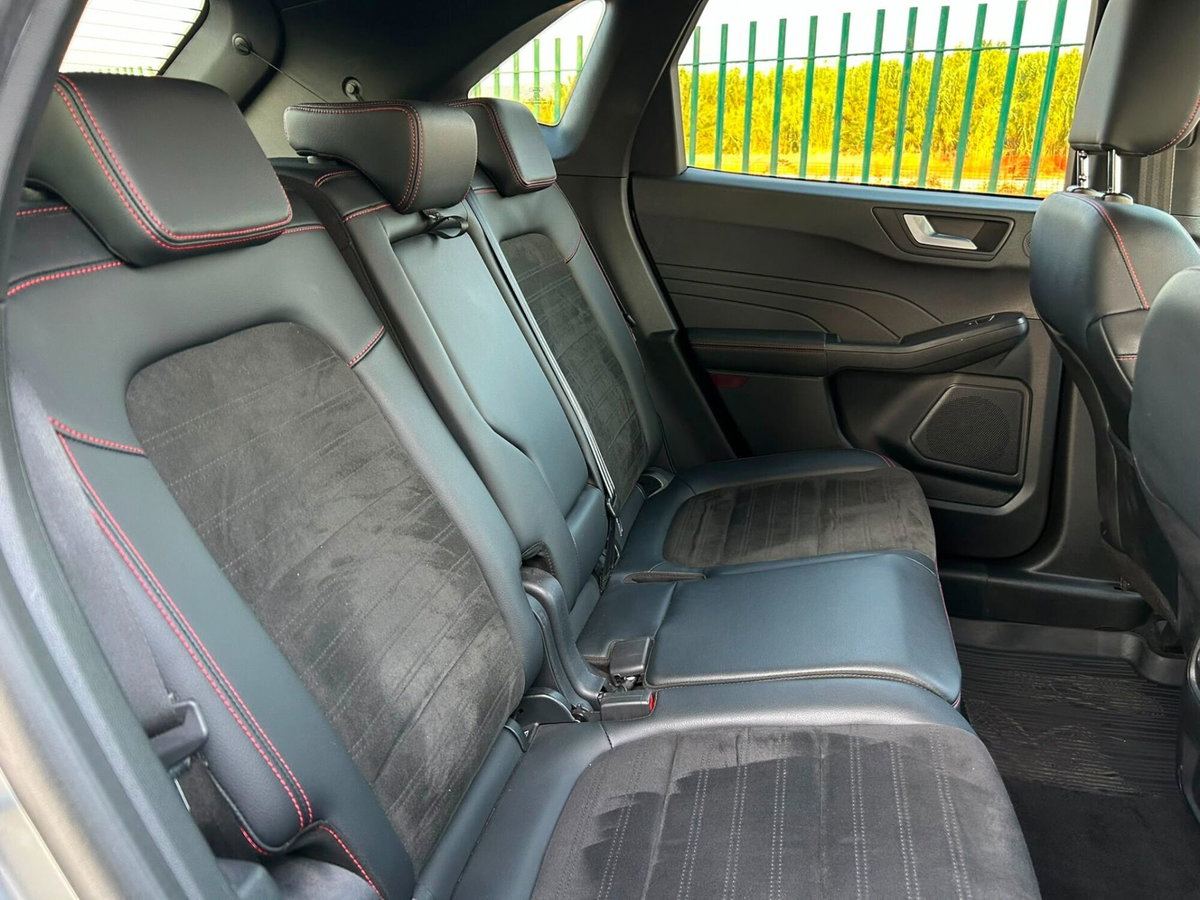 Ford Kuga 2.0 EcoBlue 120 CV aut. 2WD ST-Line X (18)