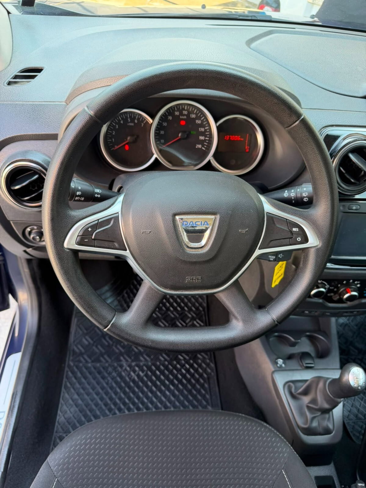 Dacia Lodgy 1.6 100CV Start&Stop GPL 5 posti SS Lauréate Family (11)