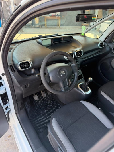 Citroen C3 Picasso 1.6 HDi 90 Exclusive Theatre (8)