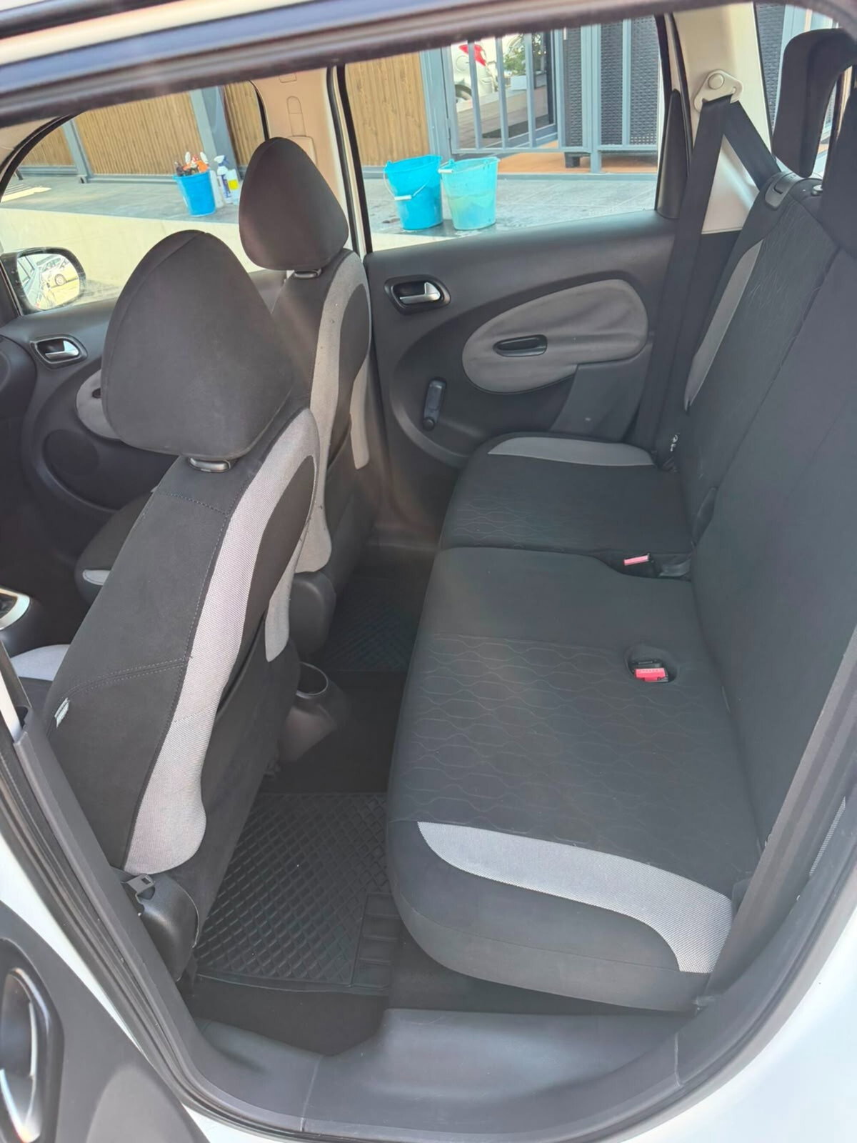 Citroen C3 Picasso 1.6 HDi 90 Exclusive Theatre (9)