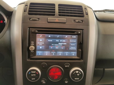 Suzuki Grand Vitara 1.9 DDiS 5 porte Evolution (18)