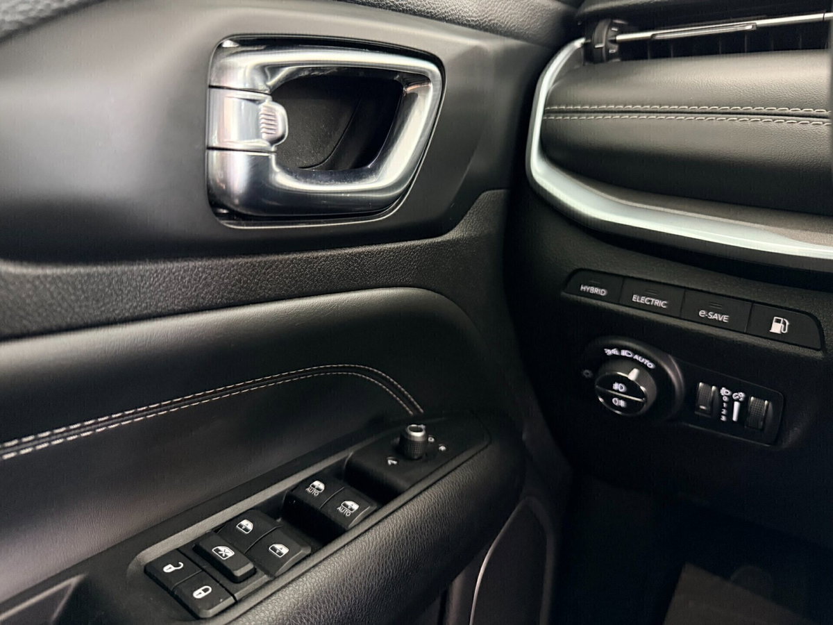 Jeep Compass 1.3 T4 190CV PHEV AT6 4xe Limited (18)
