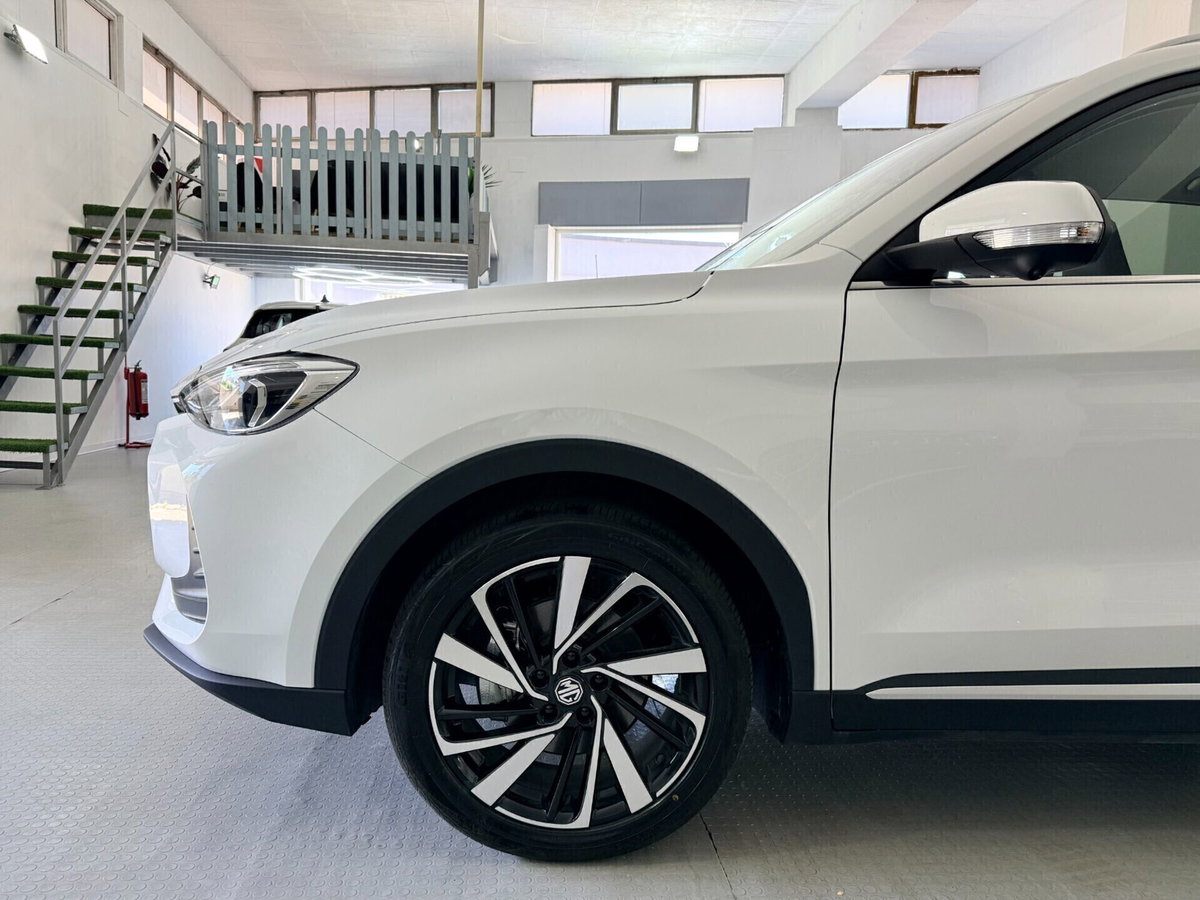 Mg ZS ZS 1.5 Luxury (11)
