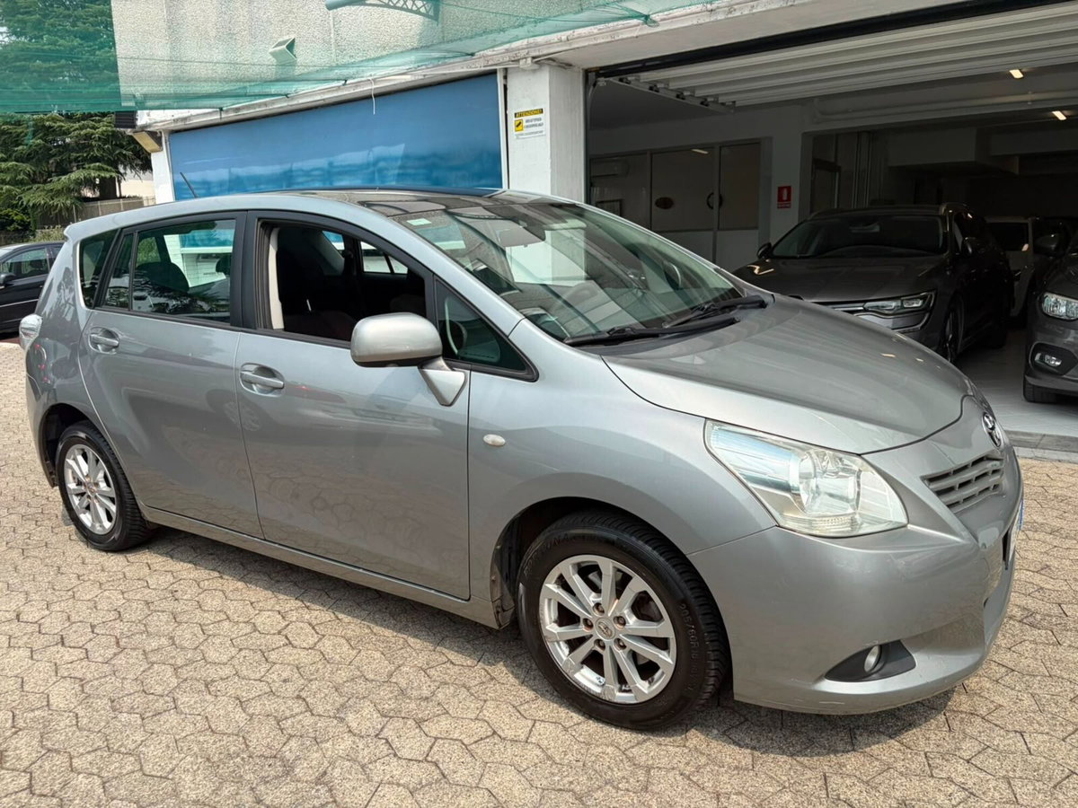 Toyota Verso 1.6 Sol 7 posti (3)