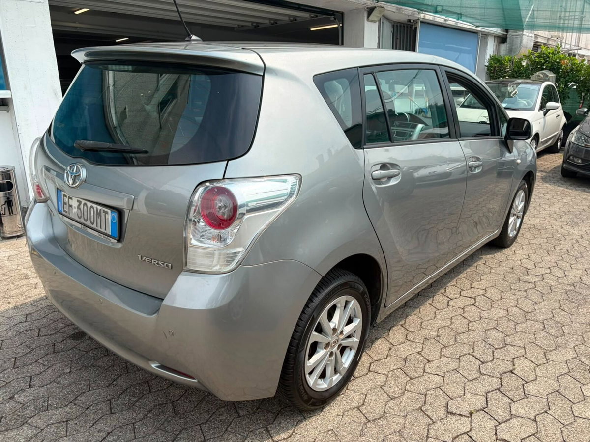 Toyota Verso 1.6 Sol 7 posti (4)