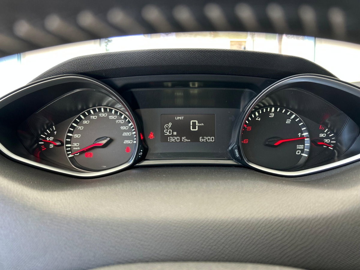 Peugeot 308 SW BlueHDi 120 S&S Business (18)