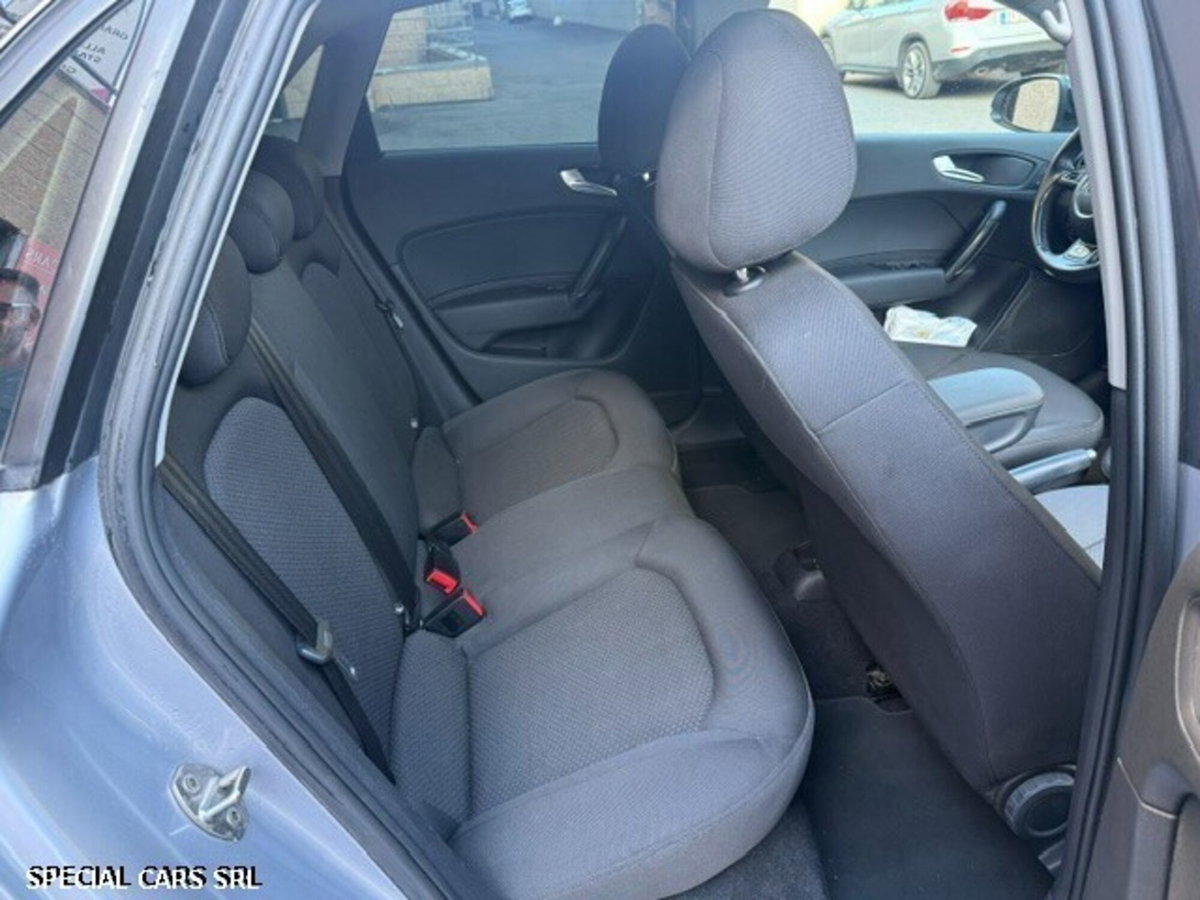 Audi A1 Sportback 1.6 TDI S tronic Admired (11)