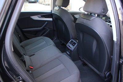 Audi A4 2.0 TDI 150 CV ultra S tronic Business Sport (13)