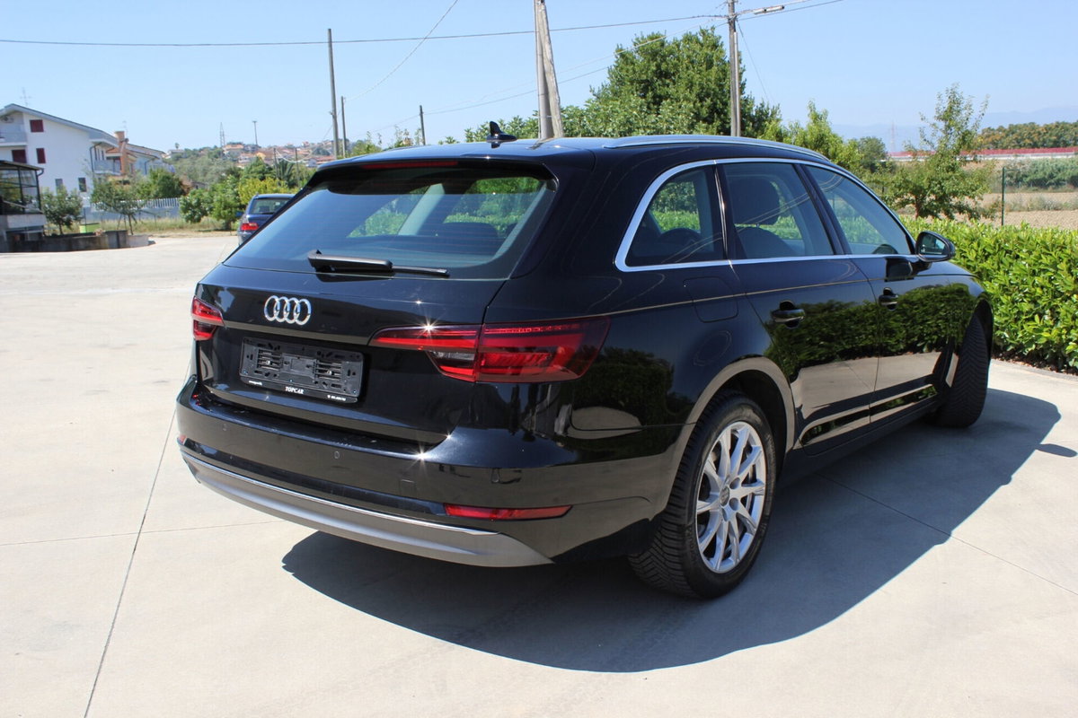 Audi A4 2.0 TDI 150 CV ultra S tronic Business Sport (2)