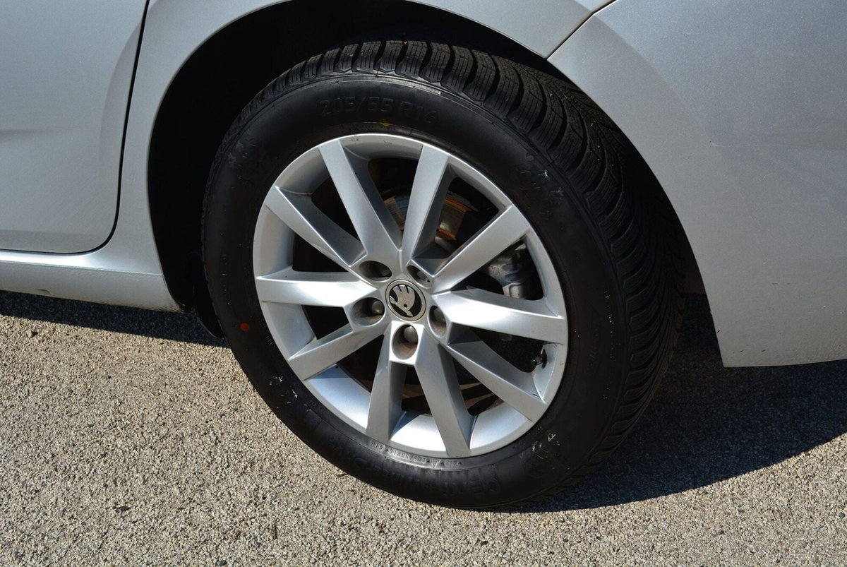 Skoda Scala 1.0 TSI 110 CV DSG Ambition (5)