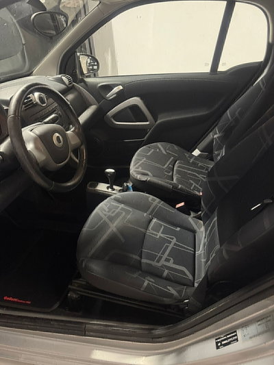 smart Fortwo 1000 52 kW MHD coupé pure (10)