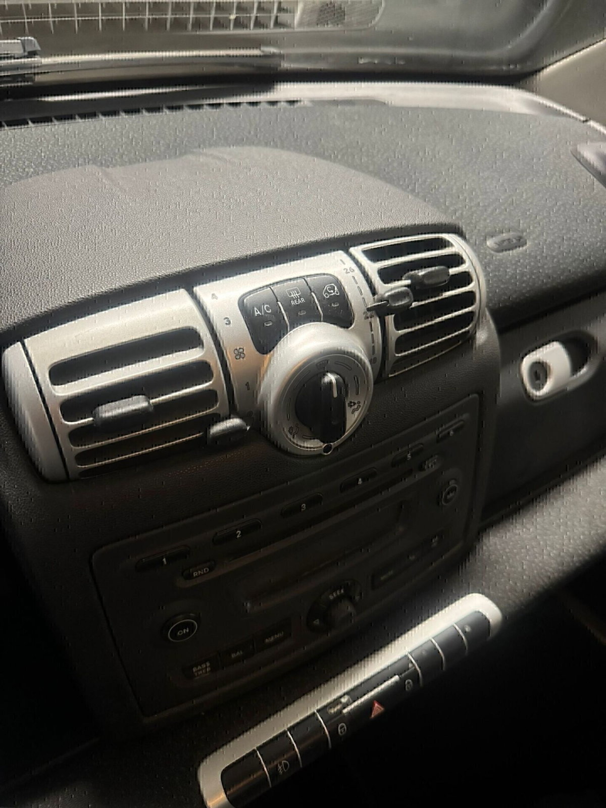 smart Fortwo 1000 52 kW MHD coupé pure (13)