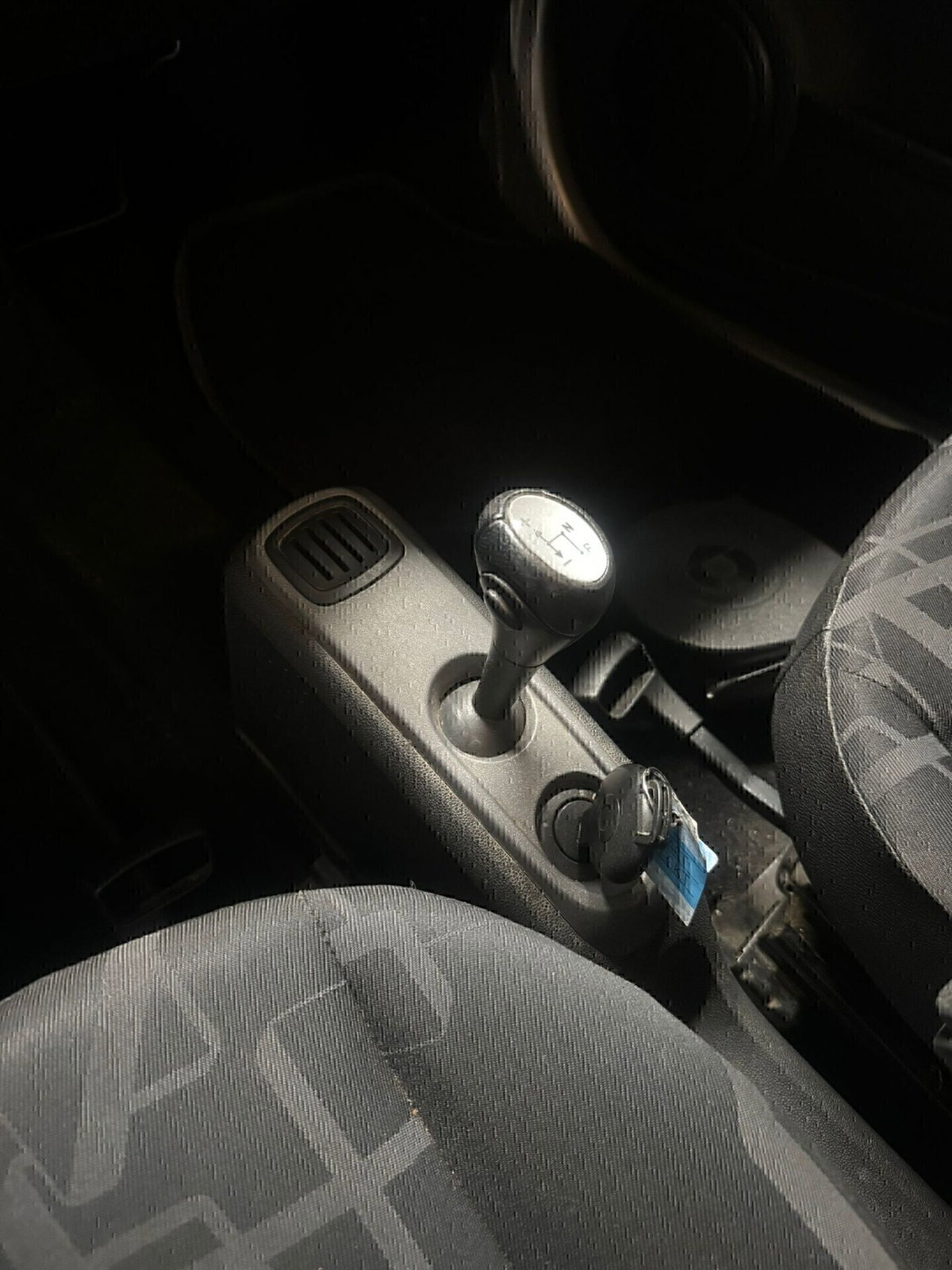 smart Fortwo 1000 52 kW MHD coupé pure (14)