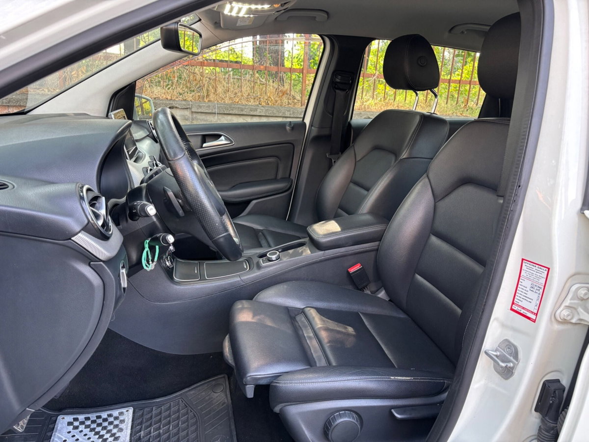 Mercedes-Benz Classe B 180 d Automatic Premium (10)