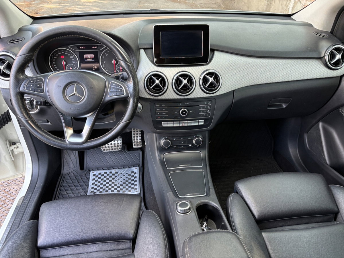 Mercedes-Benz Classe B 180 d Automatic Premium (13)