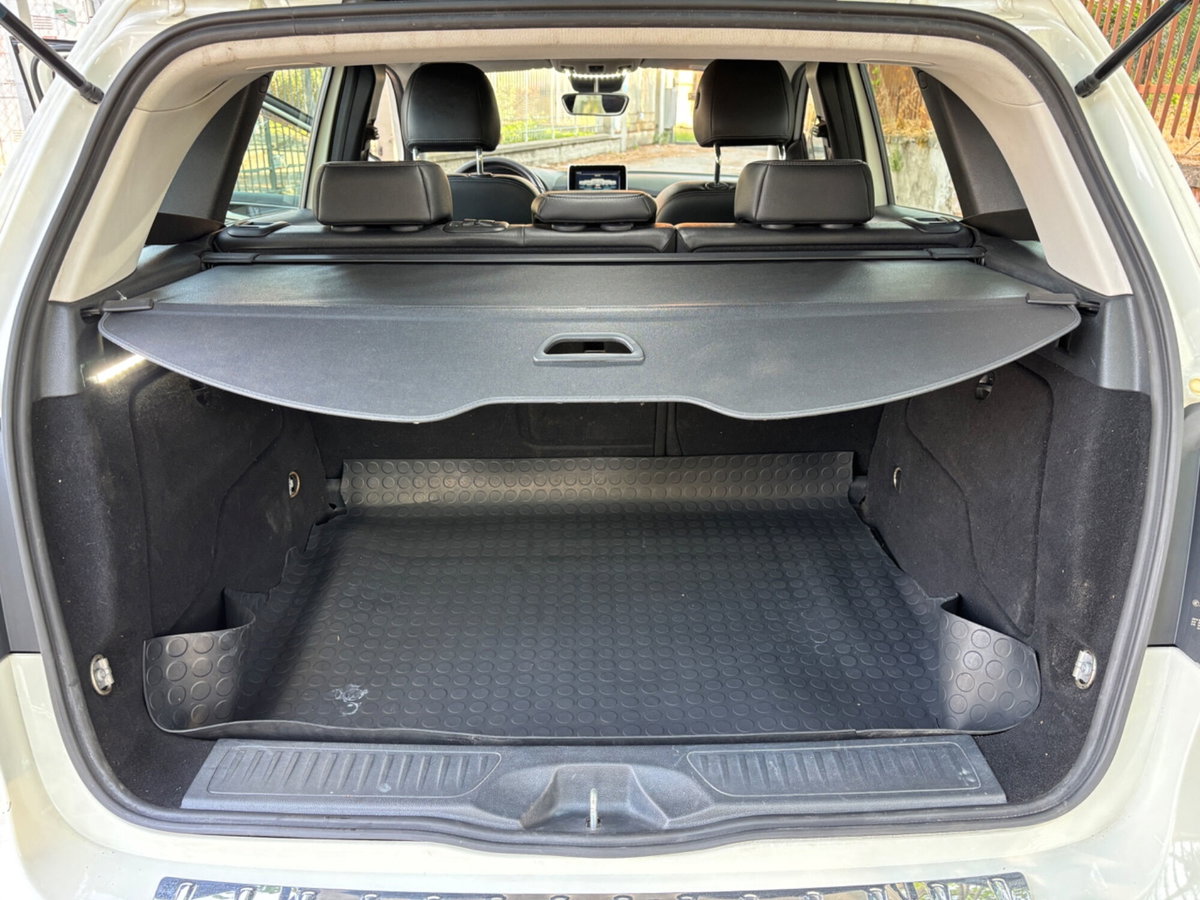 Mercedes-Benz Classe B 180 d Automatic Premium (18)