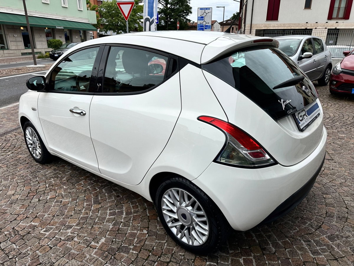 Lancia Ypsilon 1.3 MJT 16V 95 CV 5 porte S&S Platinum (4)