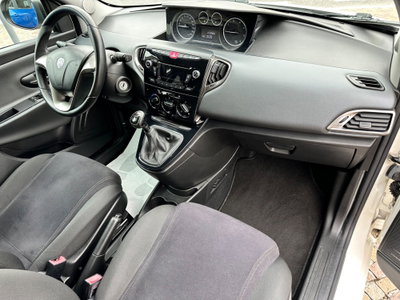 Lancia Ypsilon 1.3 MJT 16V 95 CV 5 porte S&S Platinum (9)