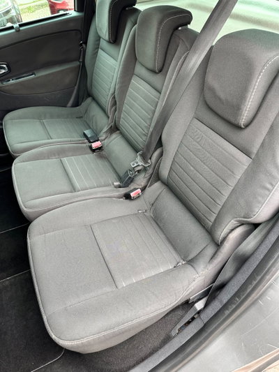 Renault Scenic E-Tech Electric XMod dCi 110 CV Start&Stop Energy Limited (11)