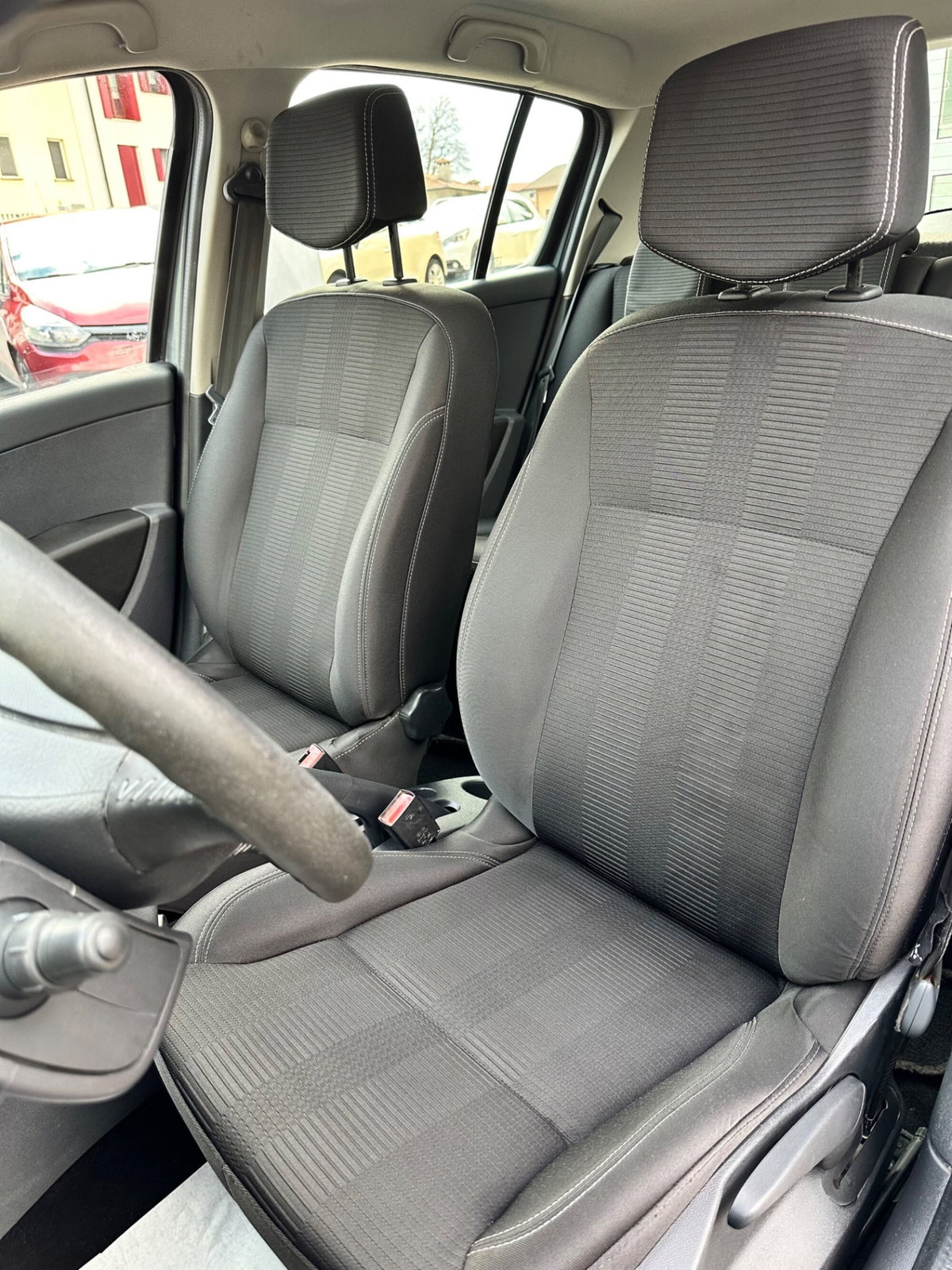 Renault Clio 1.2 16V 5 porte Dynamique (8)