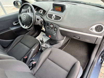 Renault Clio 1.2 16V 5 porte Dynamique (9)