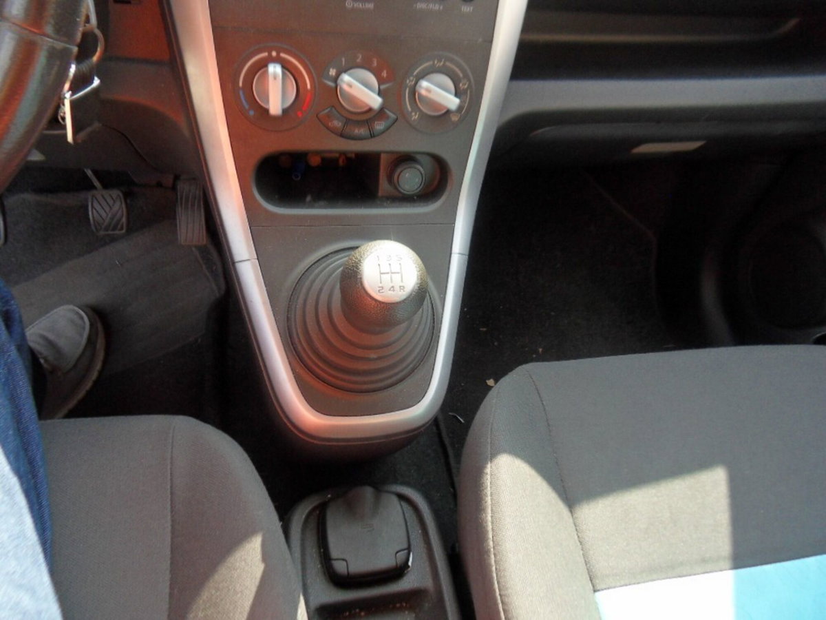 Suzuki Splash 1.0 GLS (15)