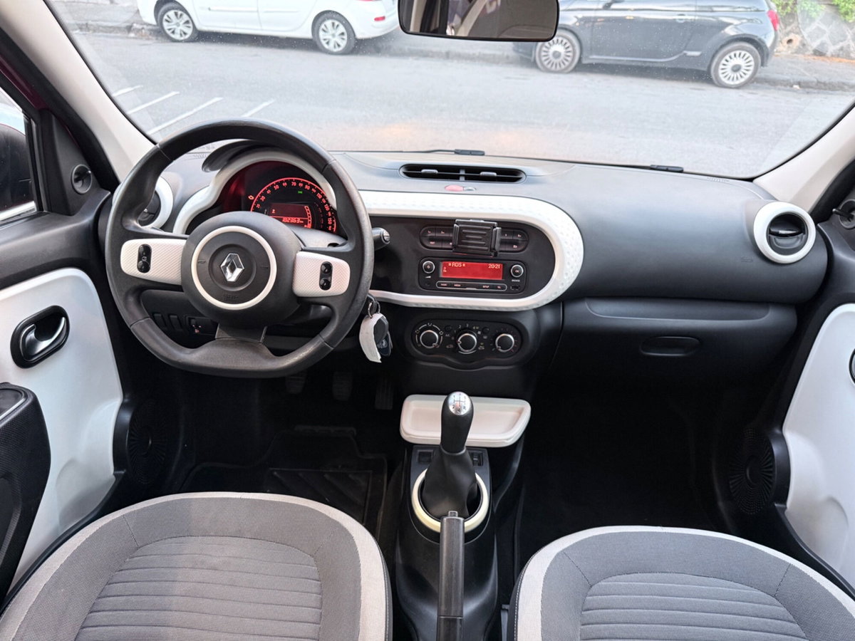 Renault Twingo TCe 90 CV EDC Sport (14)
