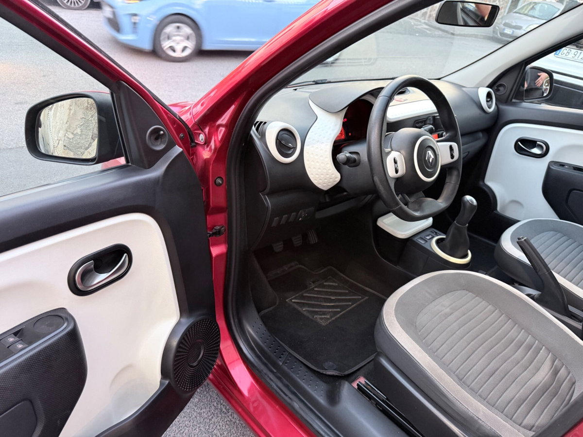 Renault Twingo TCe 90 CV EDC Sport (9)