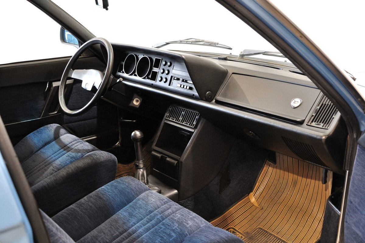 Lancia Gamma 2.0 (13)
